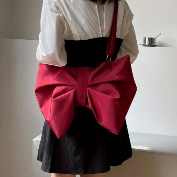 NWT RED BOWTIE CROSSBODY PURSE - Picture 2 of 9